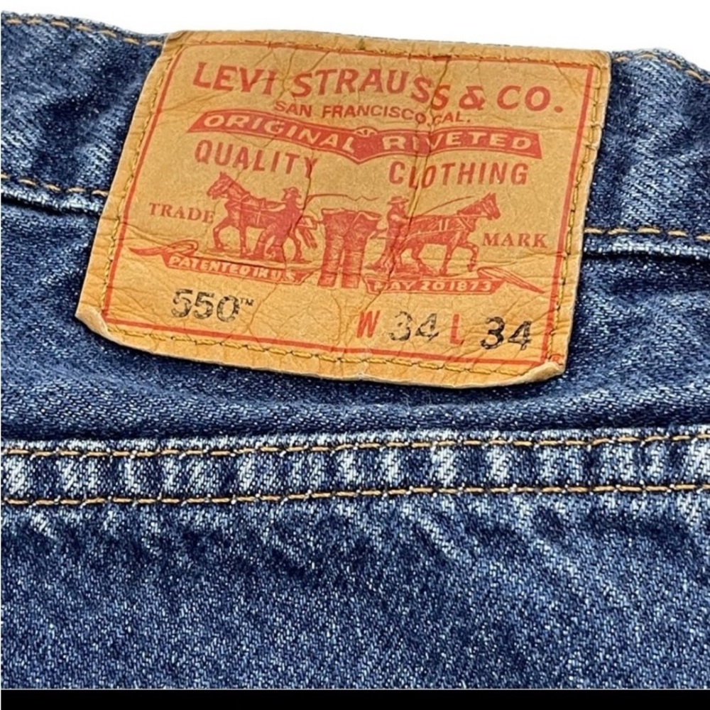 Levi’s 550 Relaxed Fit Tapered Leg Stonewash Jeans. Size 34x34